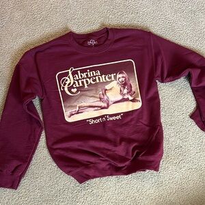 Sabrina Carpenter Short n’ Sweet Graphic crewneck